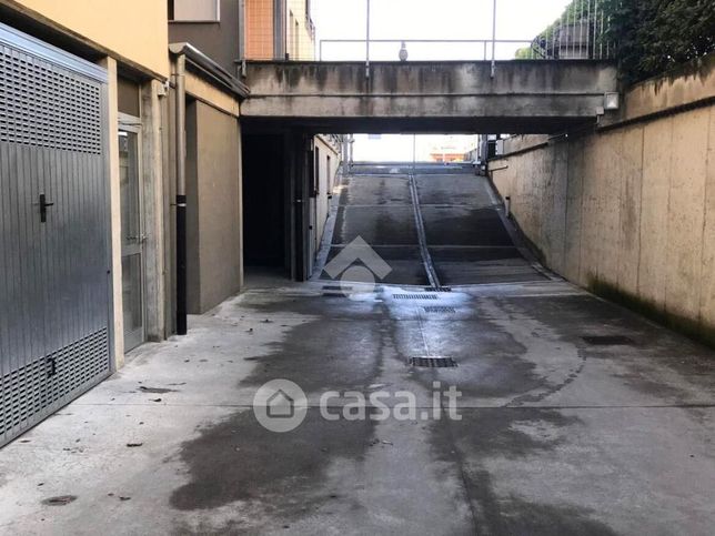 Garage/posto auto in residenziale in 