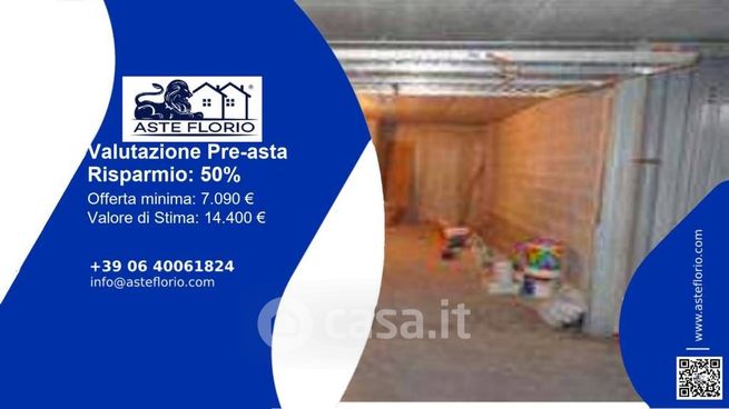 Box/posto auto in residenziale in Via Italia 5