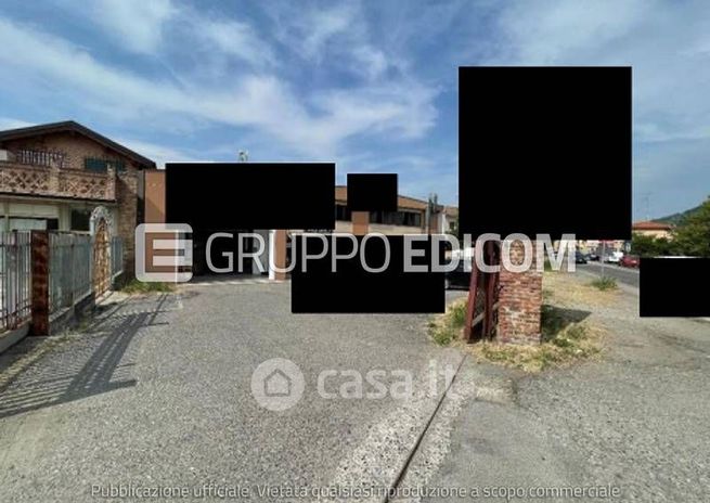 Box/posto auto in residenziale in Via Circonvallazione