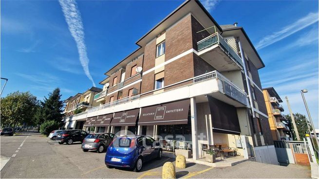 Ufficio in commerciale in Viale A. Locatelli 41