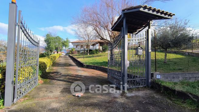 Villa in residenziale in ornito