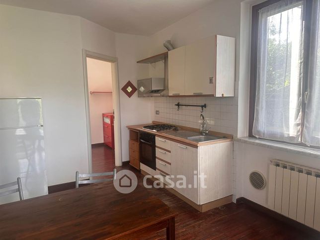 Casa bi/trifamiliare in residenziale in