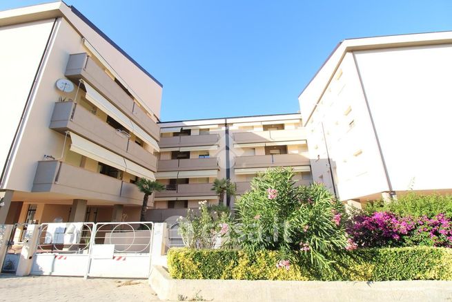 Appartamento in residenziale in Viale America 30