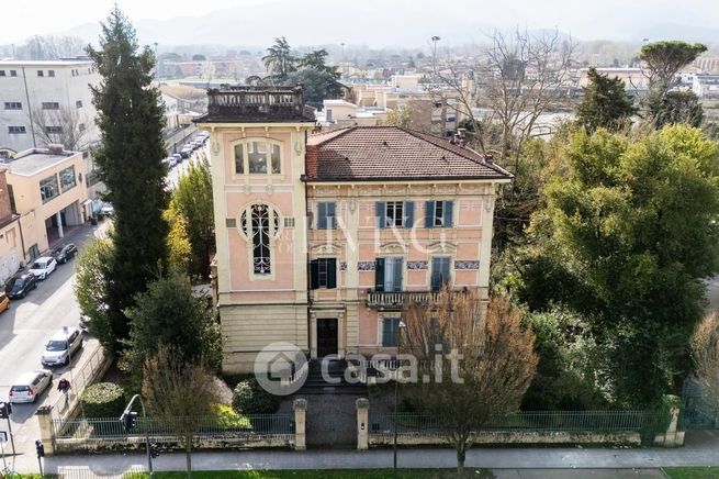 Appartamento in residenziale in Viale Giuseppe Giusti 331