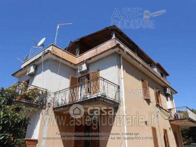 Appartamento in residenziale in Via dei Girasoli 35