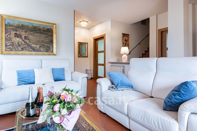 Casa indipendente in residenziale in Via Concone
