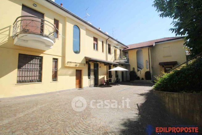 Appartamento in residenziale in Via Luigi Cadorna 13