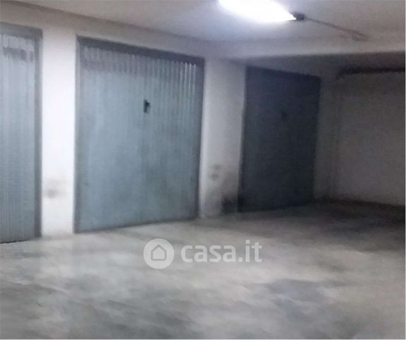 Box/posto auto in residenziale in Via Auricarro 120