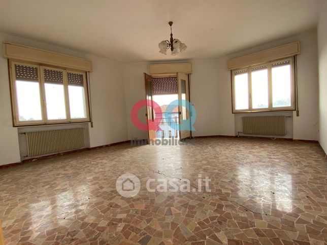 Appartamento in residenziale in Via Fausta 96
