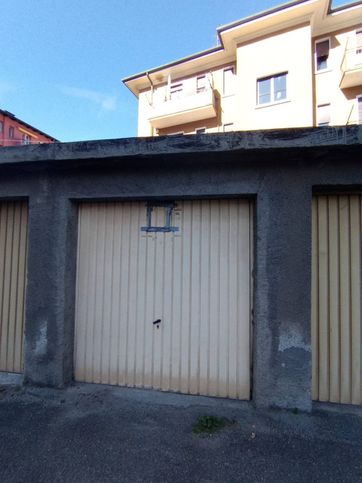 Box/posto auto in residenziale in Via Vittorio Avondo 6