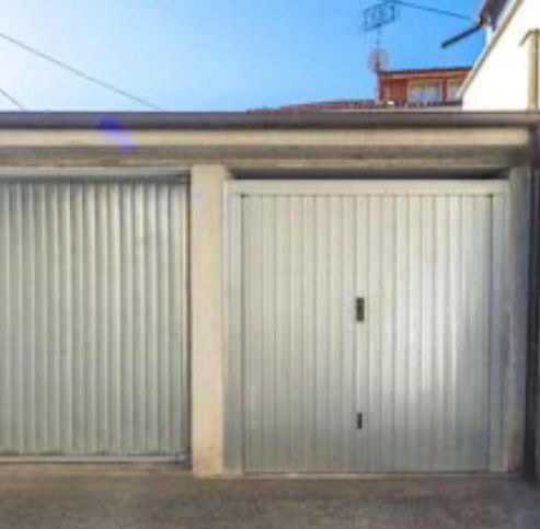 Garage/posto auto in residenziale in Viale Roma