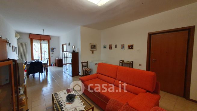 Appartamento in residenziale in Via E. Chianesi 32