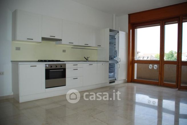 Appartamento in residenziale in Via CUFRA 17