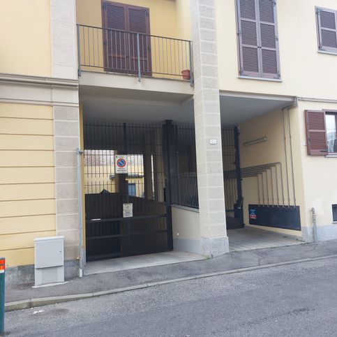 Box/posto auto in residenziale in Via Bosconero