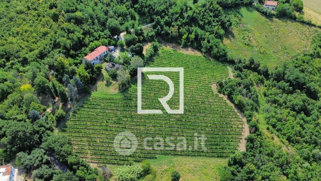 Terreno agricolo in commerciale in Via Loreta 3890