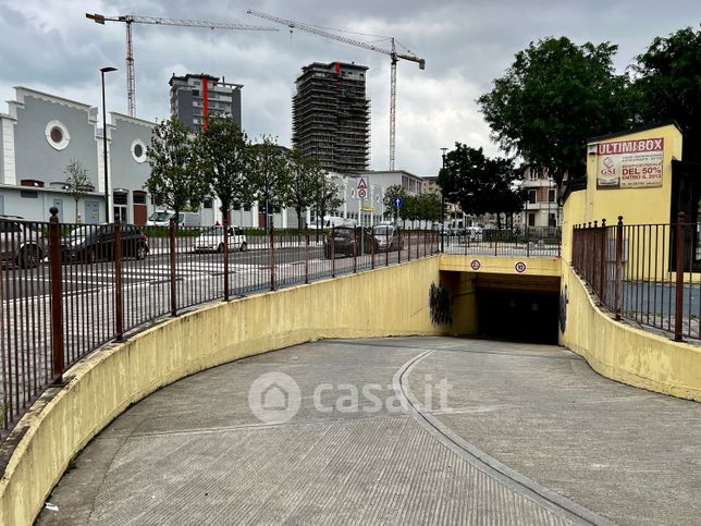 Box/posto auto in residenziale in Piazzale Antonio Chiribiri 8 /A