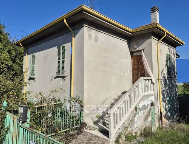 Casa indipendente in residenziale in 