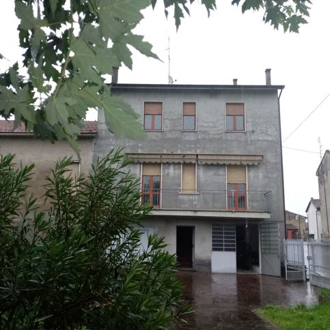 Casa indipendente in residenziale in Strada Provinciale 145