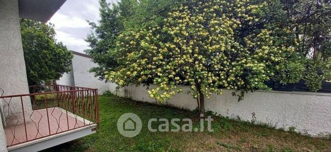 Appartamento in residenziale in Via Adua