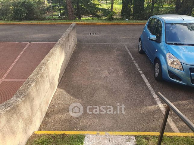 Box/posto auto in residenziale in Via Giuseppe Dessì