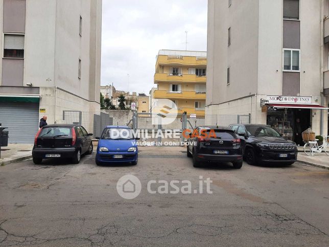 Box/posto auto in residenziale in Via Girolamo Marciano 6