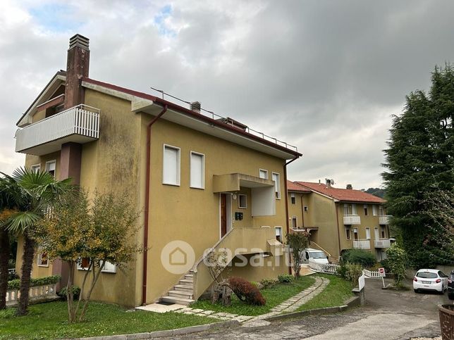 Appartamento in residenziale in Via Col di Lana