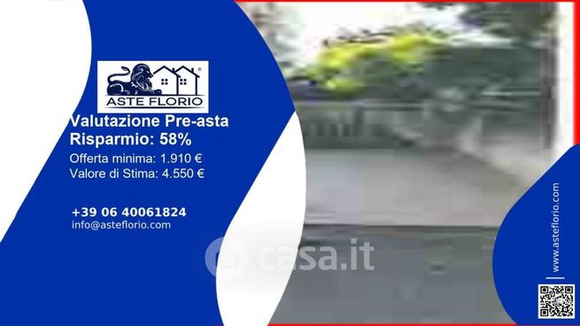 Box/posto auto in residenziale in Via dei Ludi