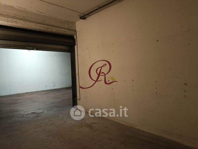 Garage/posto auto in residenziale in Piazza delle Crociate 1