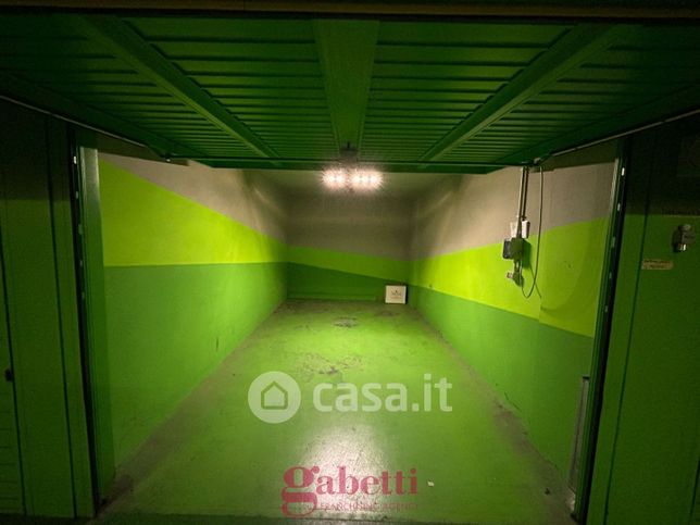 Garage/posto auto in residenziale in Piazza Cavour