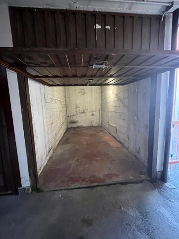 Box/posto auto in residenziale in Via Vincenzo Monti 101