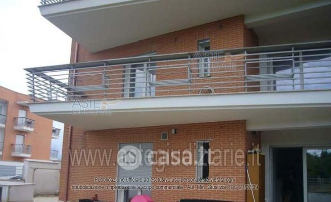 Appartamento in residenziale in Via Fontana Vecchia 38