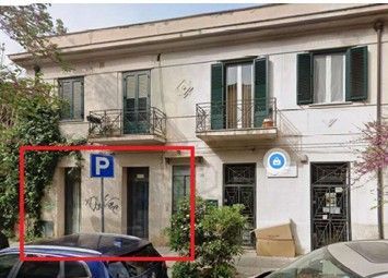 Negozio/locale commerciale in commerciale in Via Vincenzo di Marco 36