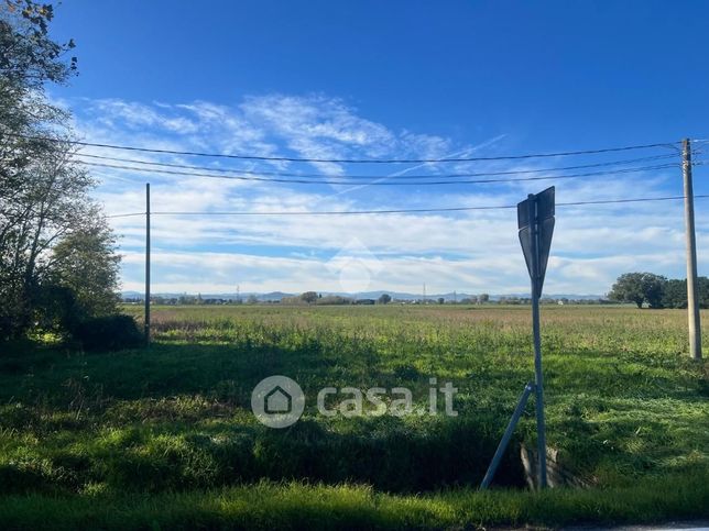 Terreno agricolo in commerciale in 