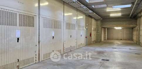 Box/posto auto in residenziale in Via Alpi Carniche