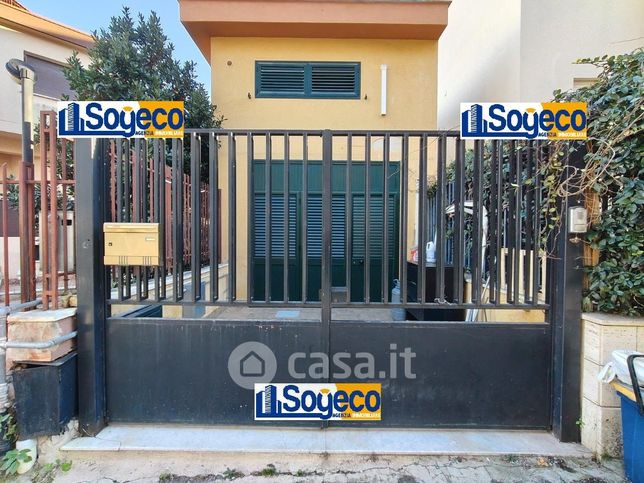 Casa indipendente in residenziale in Via J. F. Kennedy