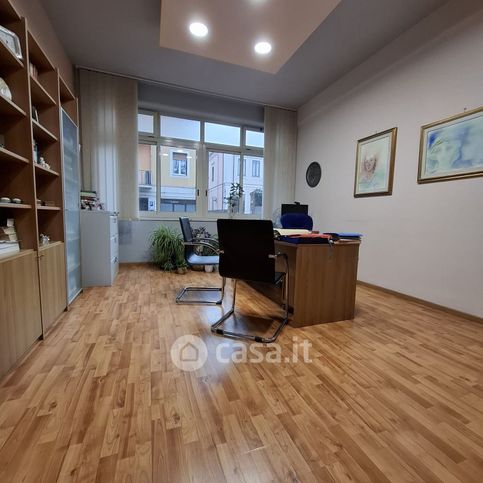 Ufficio in commerciale in Via Dante Alighieri