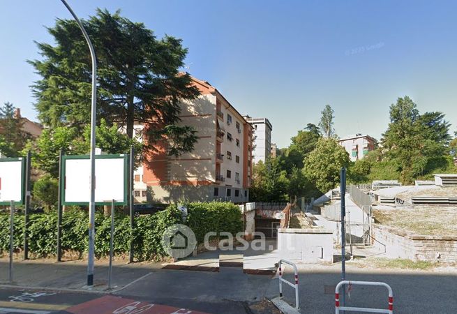 Box/posto auto in residenziale in Via Monte Cervialto
