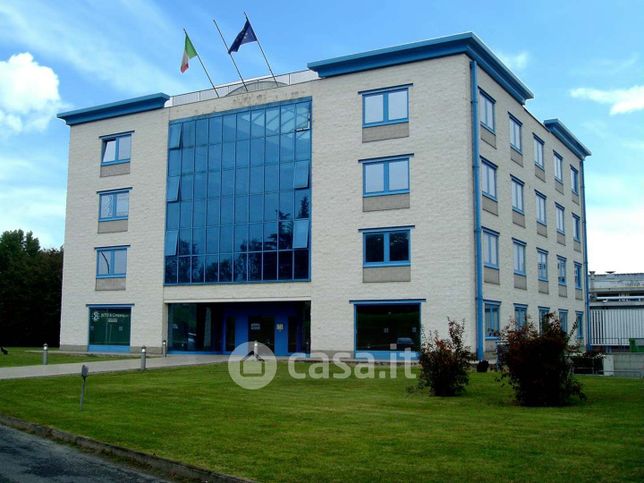Ufficio in commerciale in Strada statale 24