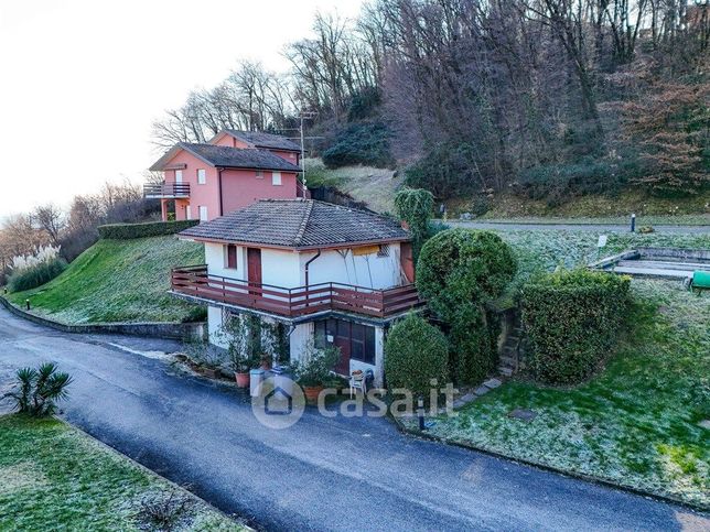 Casa indipendente in residenziale in Via Metelli 114