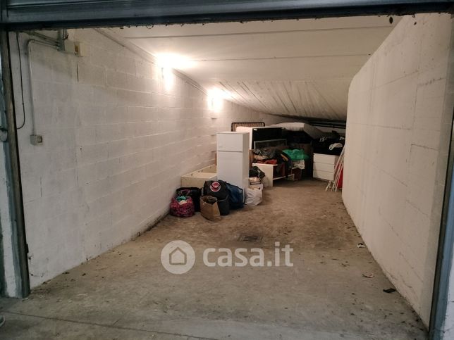 Garage/posto auto in residenziale in Viale Cesare Battisti 151