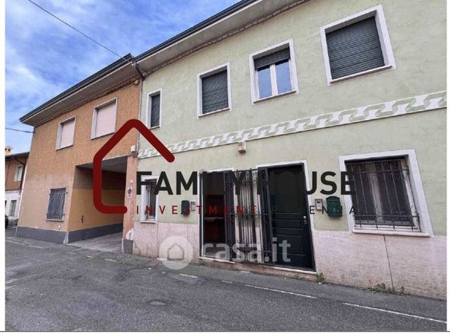 Ufficio in commerciale in Via Orefici 19