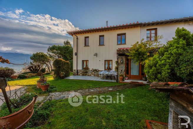 Villa in residenziale in Via Aretina per San Donato