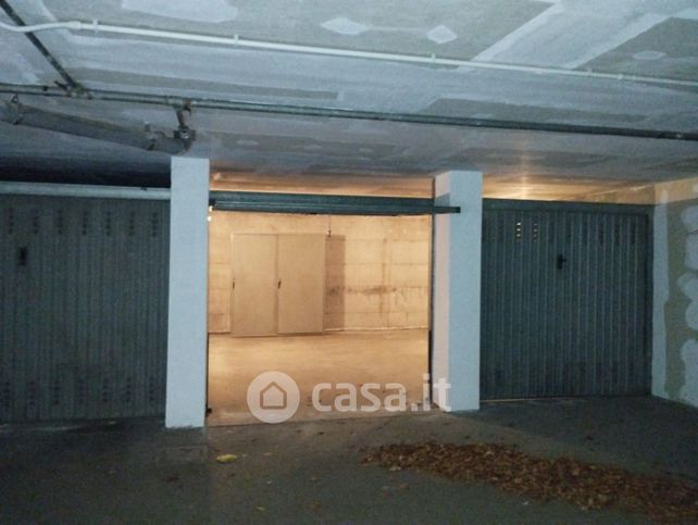 Garage/posto auto in residenziale in Via Roma 14