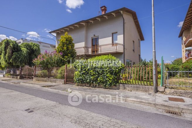 Casa indipendente in residenziale in Via Filippo II 67