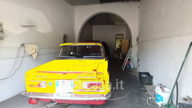 Box/posto auto in residenziale in Via Raffaello Caverni