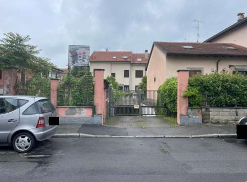 Garage/posto auto in residenziale in Via Roberto Ardigò 34