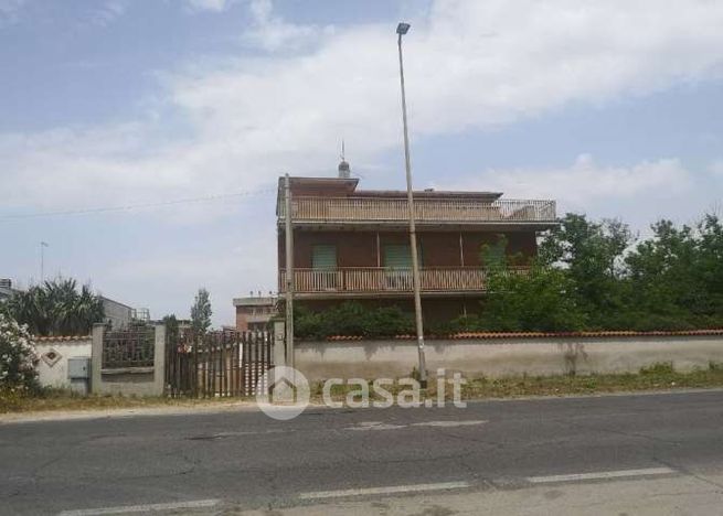 Appartamento in residenziale in Lungomare degli Ardeatini
