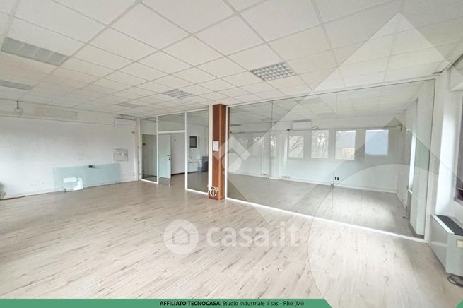 Ufficio in commerciale in Via Camillo Chiesa 1