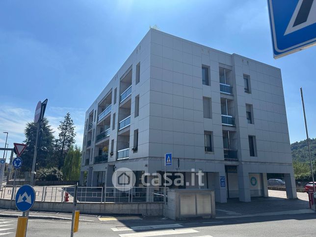 Box/posto auto in residenziale in Via P. Ruggeri da Stabello 88