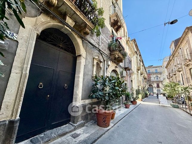 Appartamento in residenziale in Via Sant'Anna 20